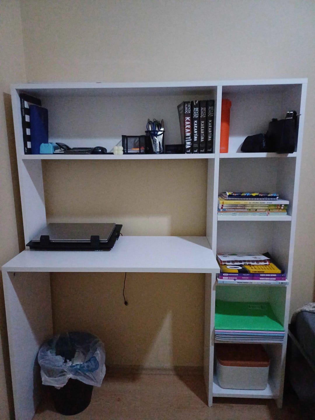 Customer photo review of Rani HA104 Kitaplıklı Raflı Bilgisayar Çalışma Masası Beyaz