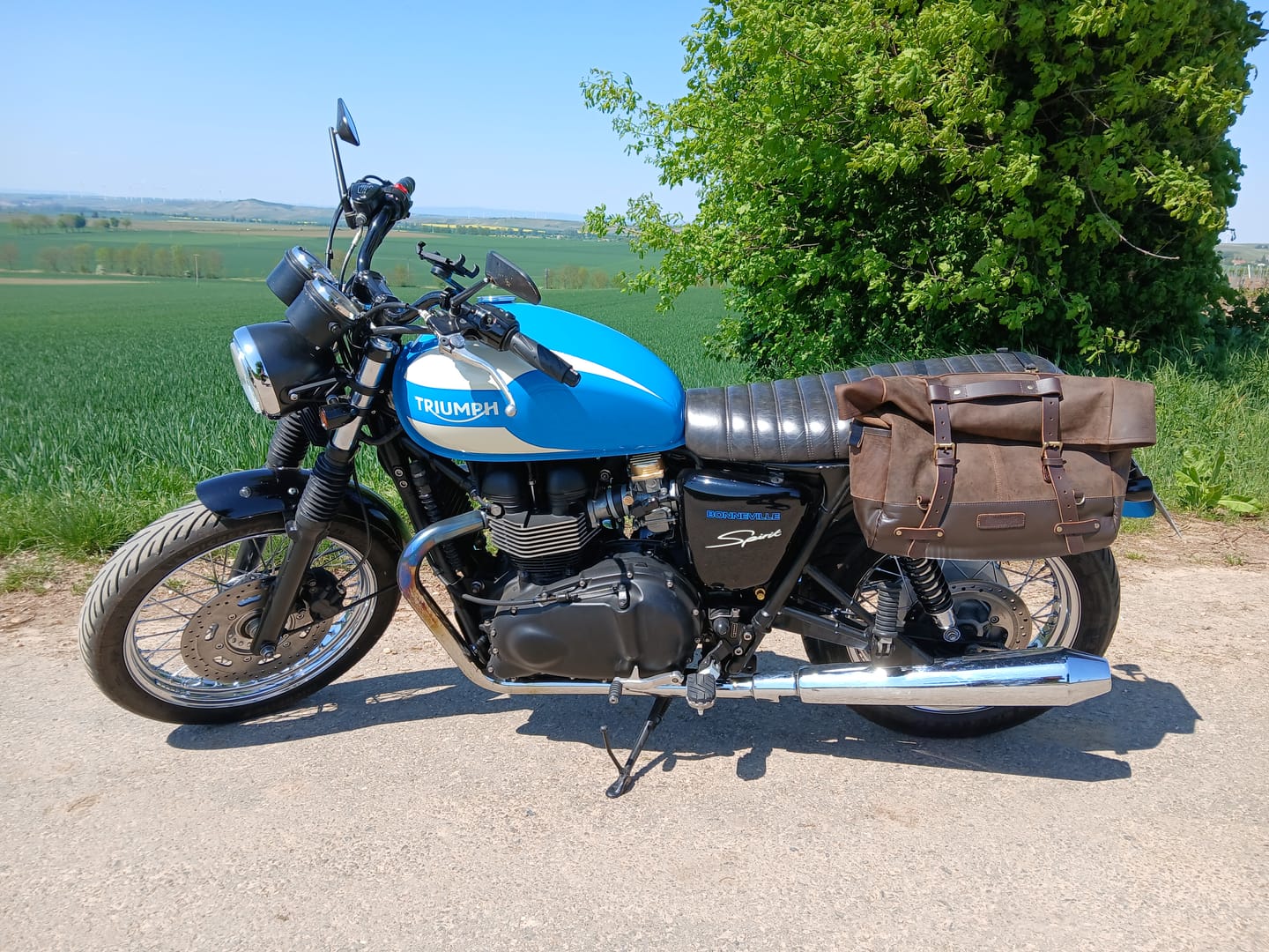 Customer photo review of outlaw saddlebag