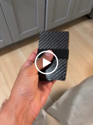 Customer video review of 80Eighty® Minimalist Carbon Fiber Wallet