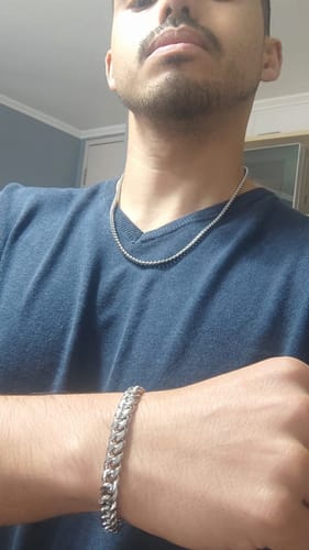 Reseña con foto de un cliente sobre Cadena Miami Cuban 5mm