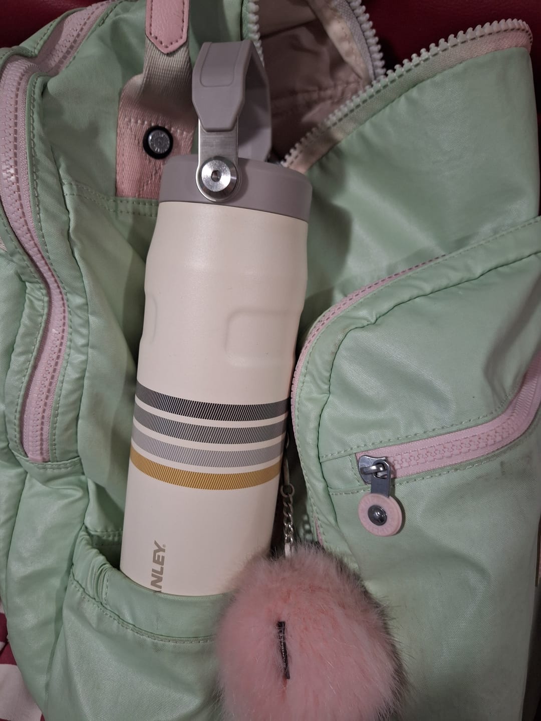 Customer photo review of Stanley Iceflow™ Aerolight Flip Straw Varsity | 709ml