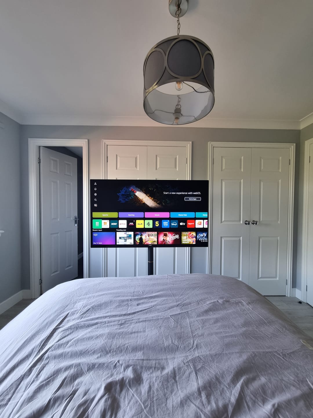 Customer photo review of Master V2 FT65 Floor TV Stand With Wheels
