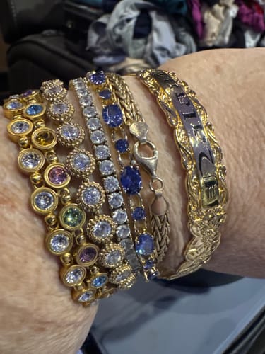 Customer photo review of 12mm Uluwehi Heirloom Bangle