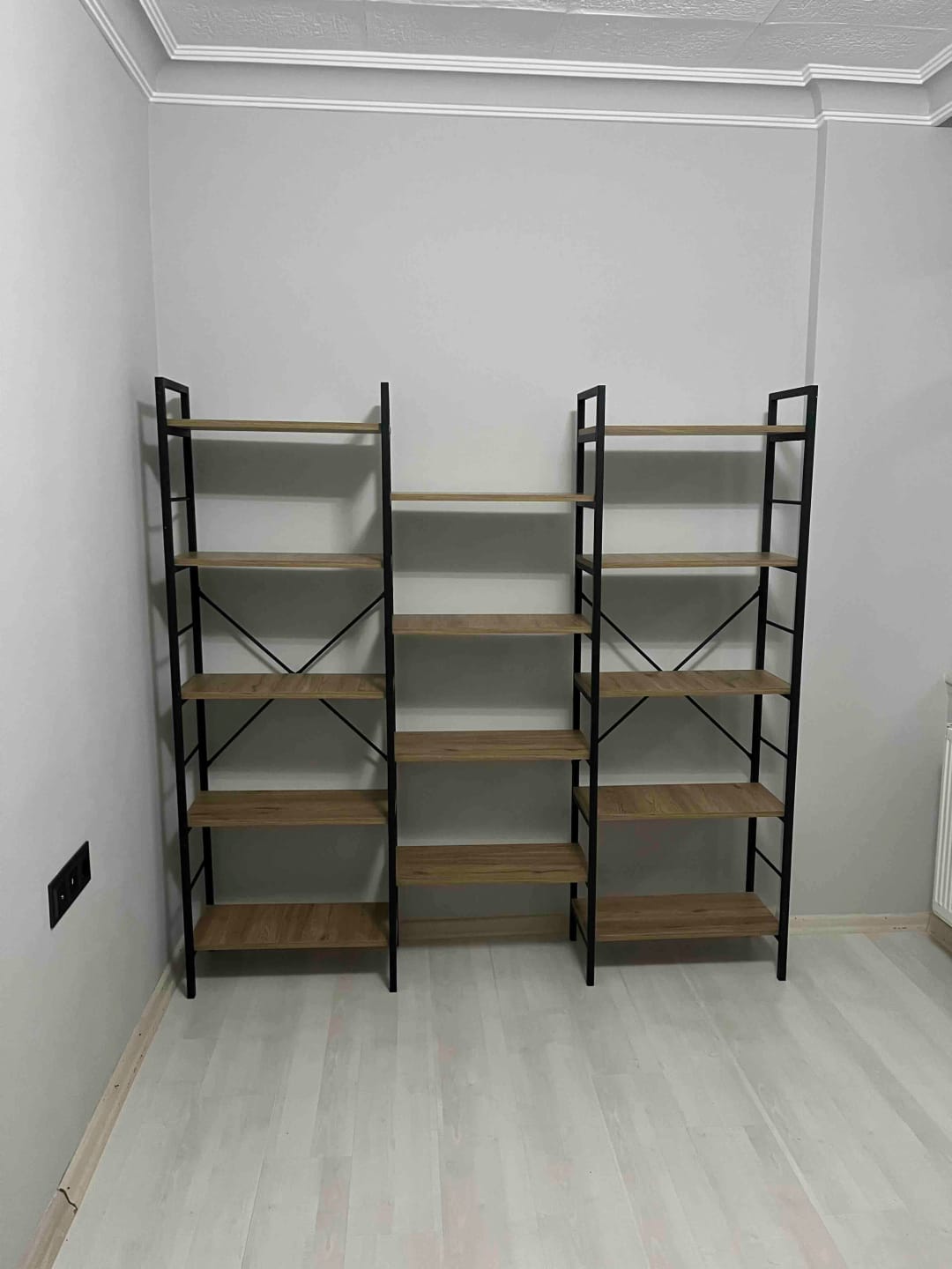 Customer photo review of Rani HC107 Metal 14 Raflı Geniş Kitaplık Ofis Çalışma Odası Çocuk  Odası Sepet Ceviz