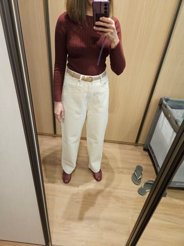 Camila M. review of Calça Jeans Reta Araçá Bege image 1 out of 1