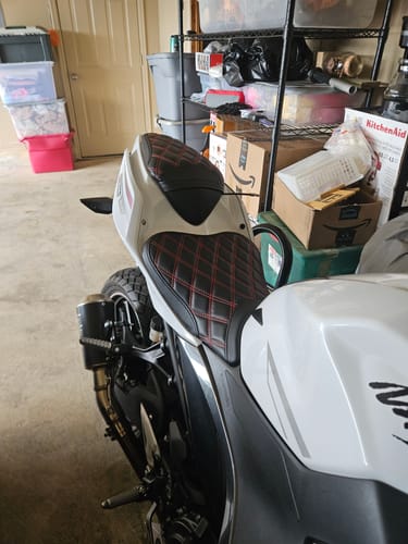 Customer photo review of C.C. RIDER Ninja 400 Z400 Front And Rear Seat Fit For Kawasaki Black Red Lattice Stitch, 2018-2024