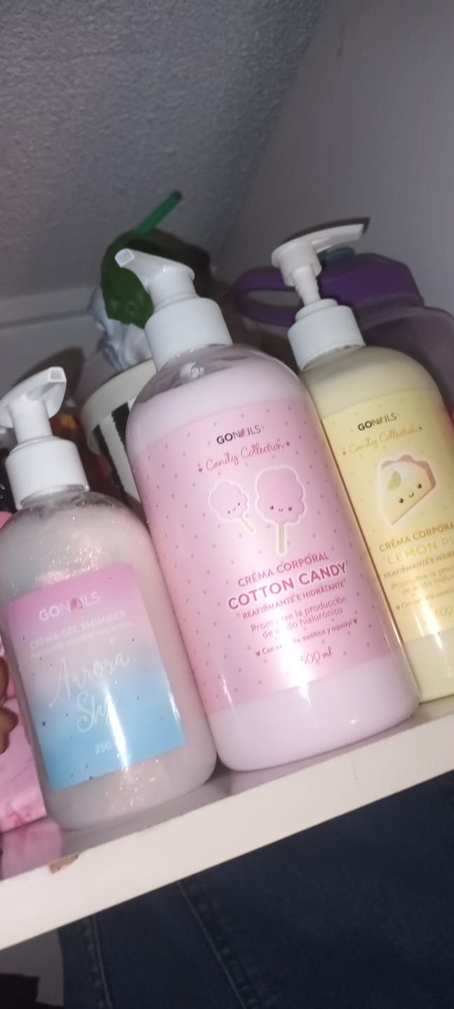 Customer photo review of Crema de Cuerpo Reafirmante e Hidratante Cotton Candy 500 ml