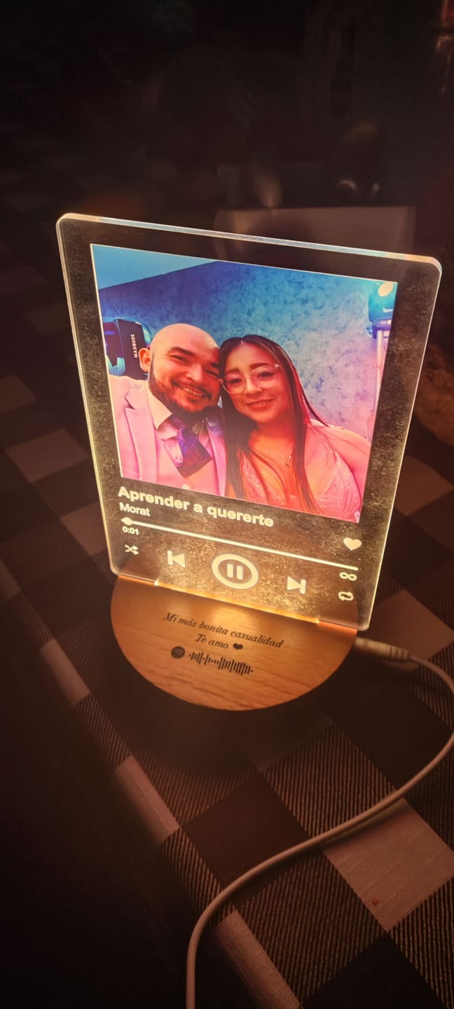 Customer photo review of Lámpara Canción