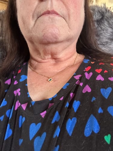 Customer photo review of TANAOR Shiny Necklace