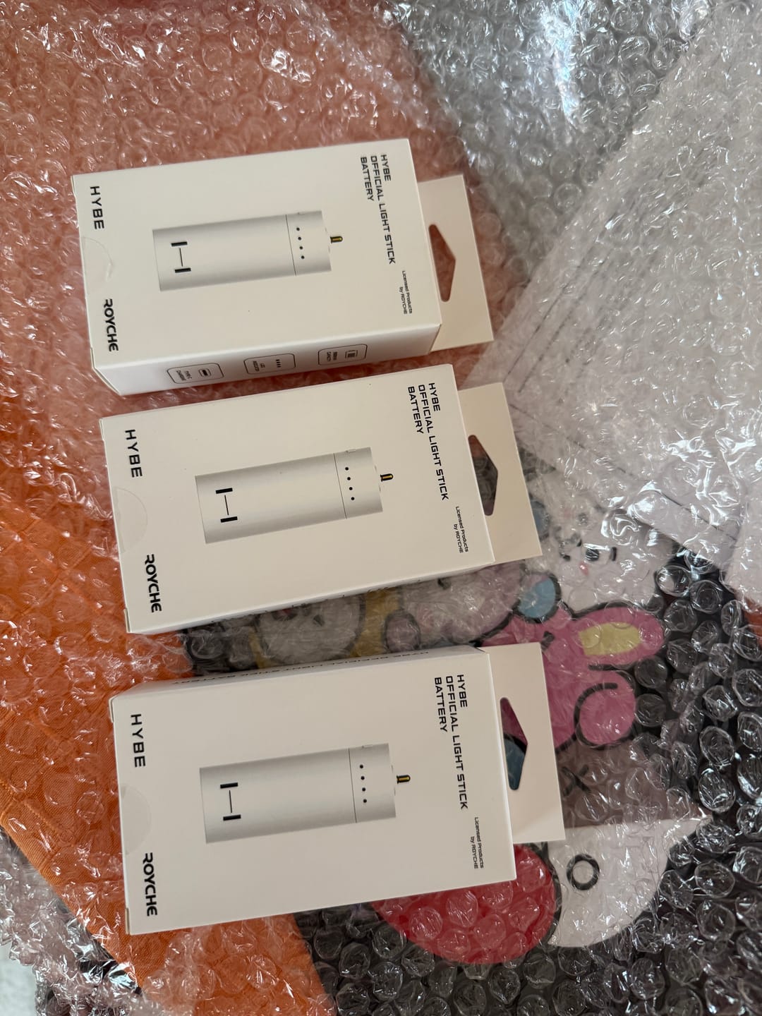 Customer photo review of HYBE OFFICIAL LIGHT STICK BATTERY