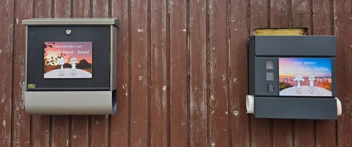 Customer photo review of Familien Türschild (UV- und wetterfest) inkl. Klebebefestigung