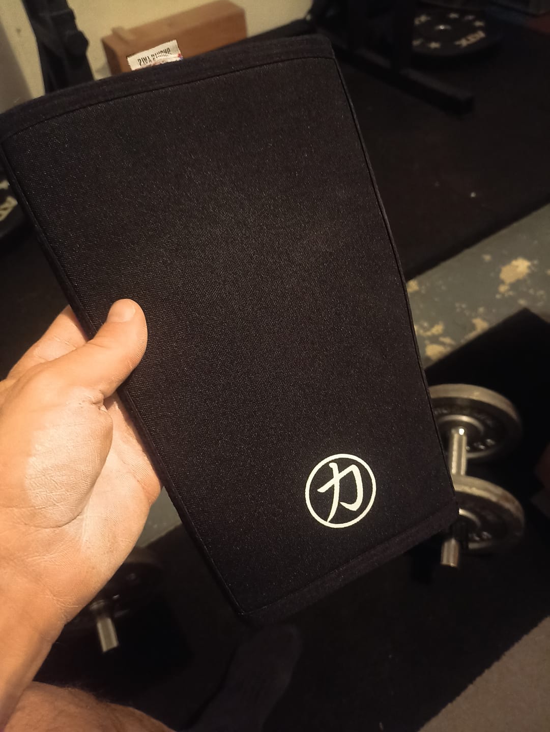 Customer photo review of Strength Shop 7mm Inferno Neoprene Knee Sleeves - Black - IPF Approved (Pair)