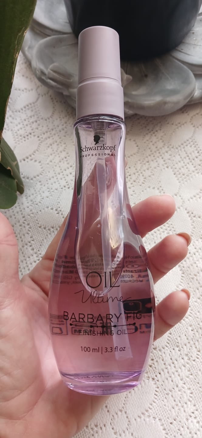Customer photo review of Schwarzkopf Professional Oil Ultime Barbary Fig Finishing Oil - 100ml
