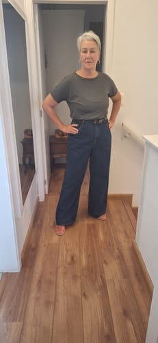 Isis C. review of Calça Jeans Wide Leg Buriti Azul Escuro image 1 out of 2