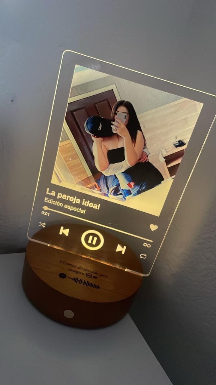 Customer photo review of Lámpara Canción