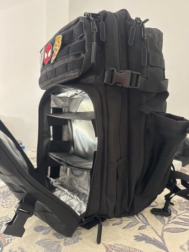 Customer photo review of Mochila Táctica 45L con compartimento para comida Negro