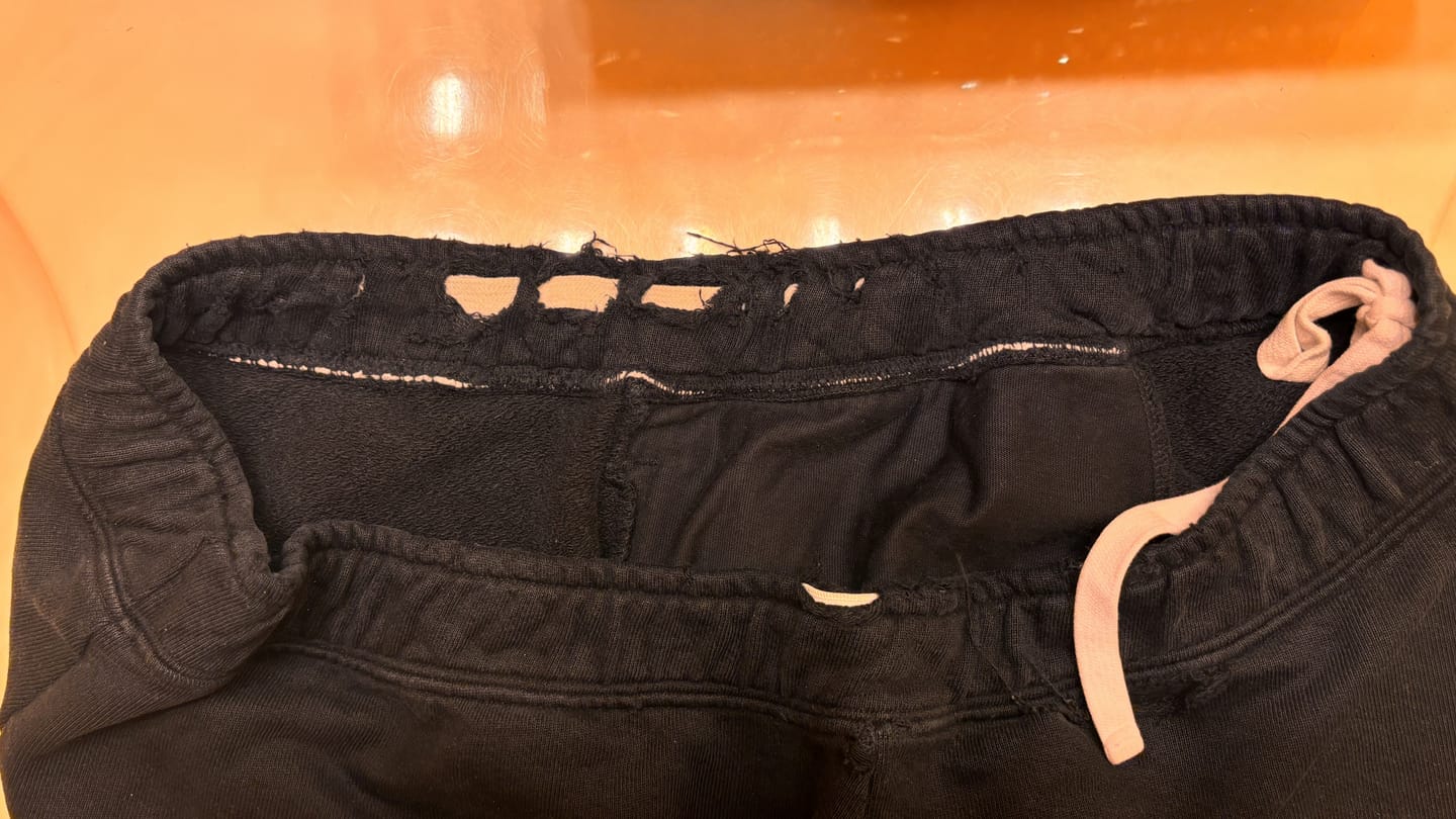 Customer photo review of Standard Sweatpants Black