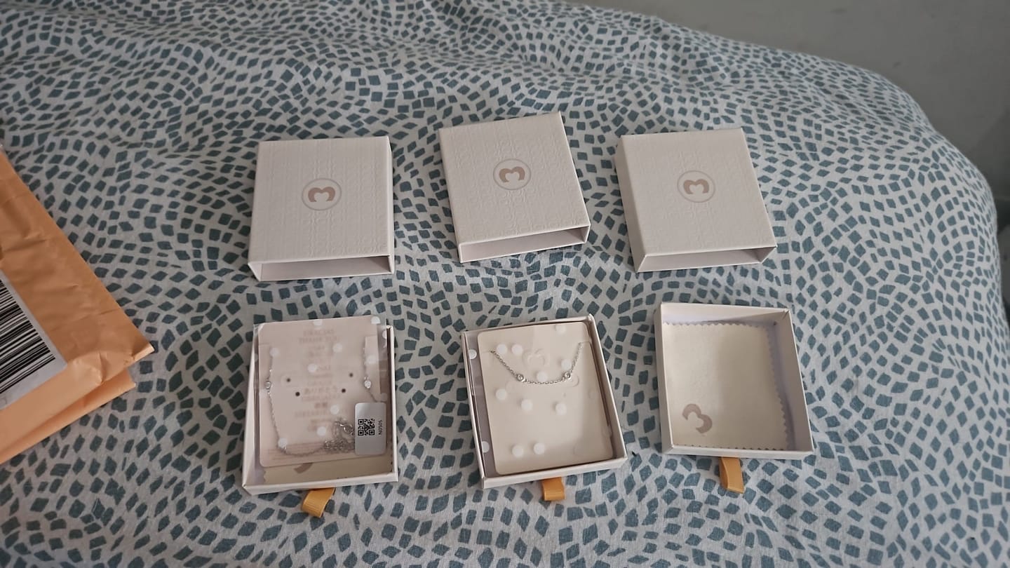 Customer photo review of Pulsera Cuatro Brillantes