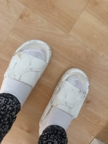 Customer photo review of HappyFlops Limited Editions