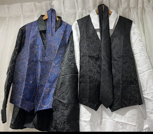 Customer photo review of Men's Black Paisley Silk Vest Necktie Pocket square Cufflinks