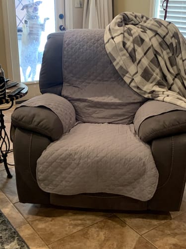 Customer photo review of 1pc Stylish Recliner Sofa Cover with Elastic Edges
