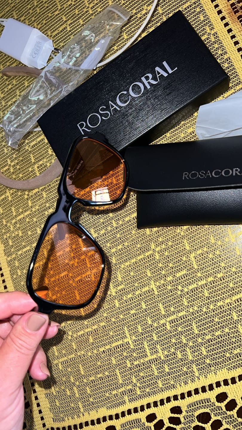 Customer photo review of Óculos Messina