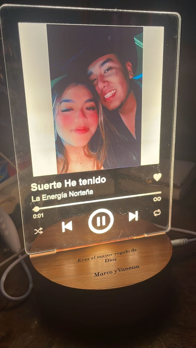 Customer photo review of Lámpara Canción