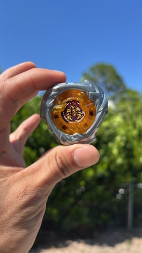 Customer photo review of [Pre-Order] Takara Tomy Beyblade X UX-14 ScorpioSpear 0-70Z Starter