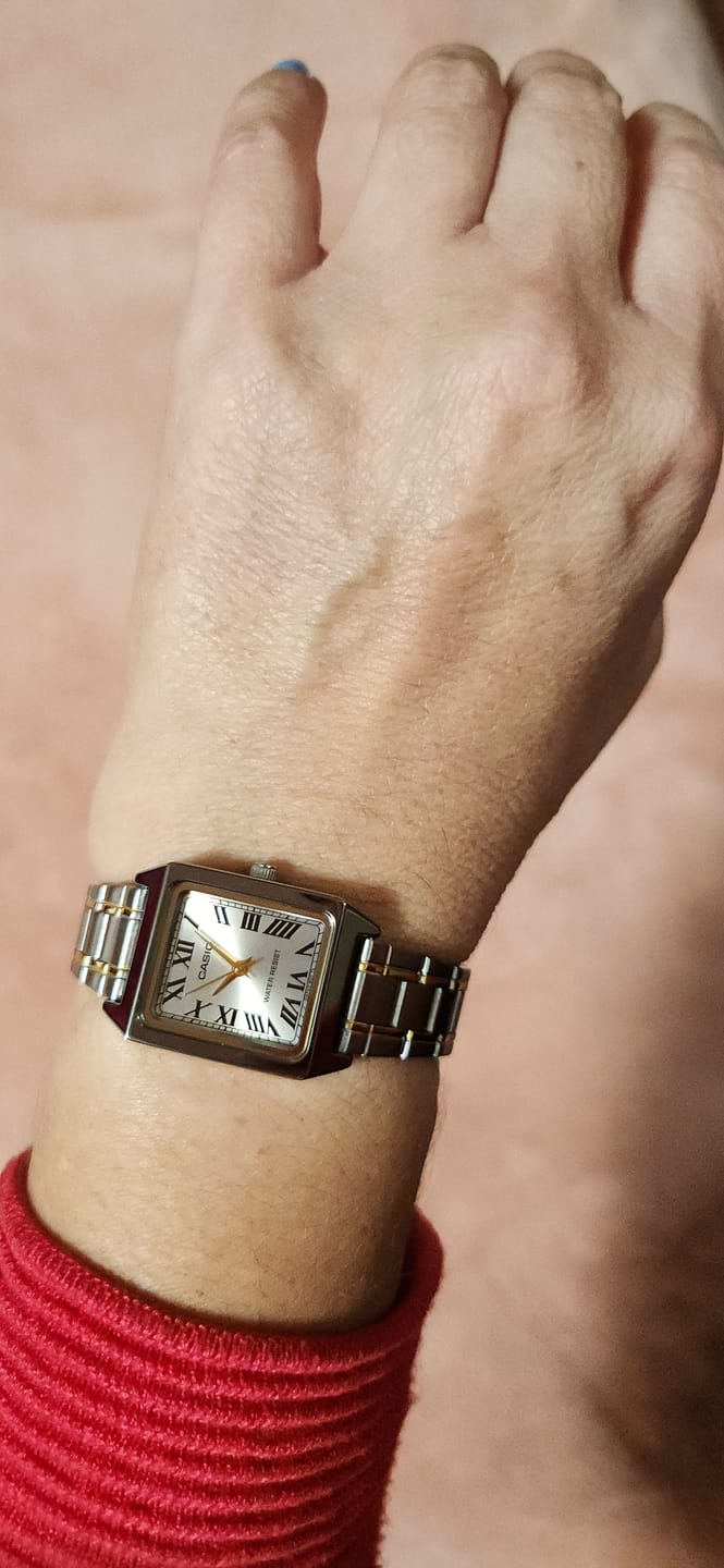 Customer photo review of Reloj Casio Tank Análogo LTP-V007SG-9BUDF Acero Champaña