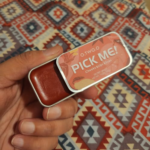 Customer photo review of O.TWO.O PICK ME CHEEKS LIPS & EYES TINT