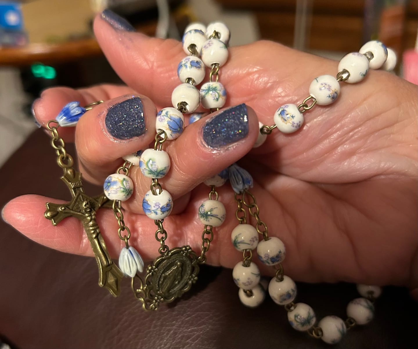 Customer photo review of FREE Today: Immaculate Heart of Mary & Crucifix of 8 mm Round Blue Floral Acrylic Alloy Chain Rosary