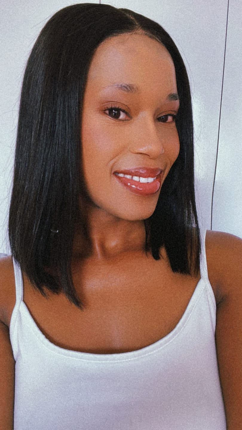 Customer photo review of Wear And Go Pre-Bleached Double Drawn Bob With 7 X 5 Closure