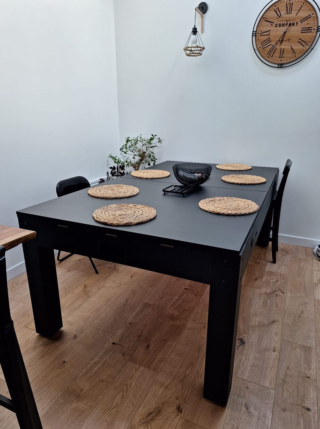 Customer photo review of Table Switch & Play 4-en-1 : Table à Manger, Billard, Ping-Pong & Air Hockey bois