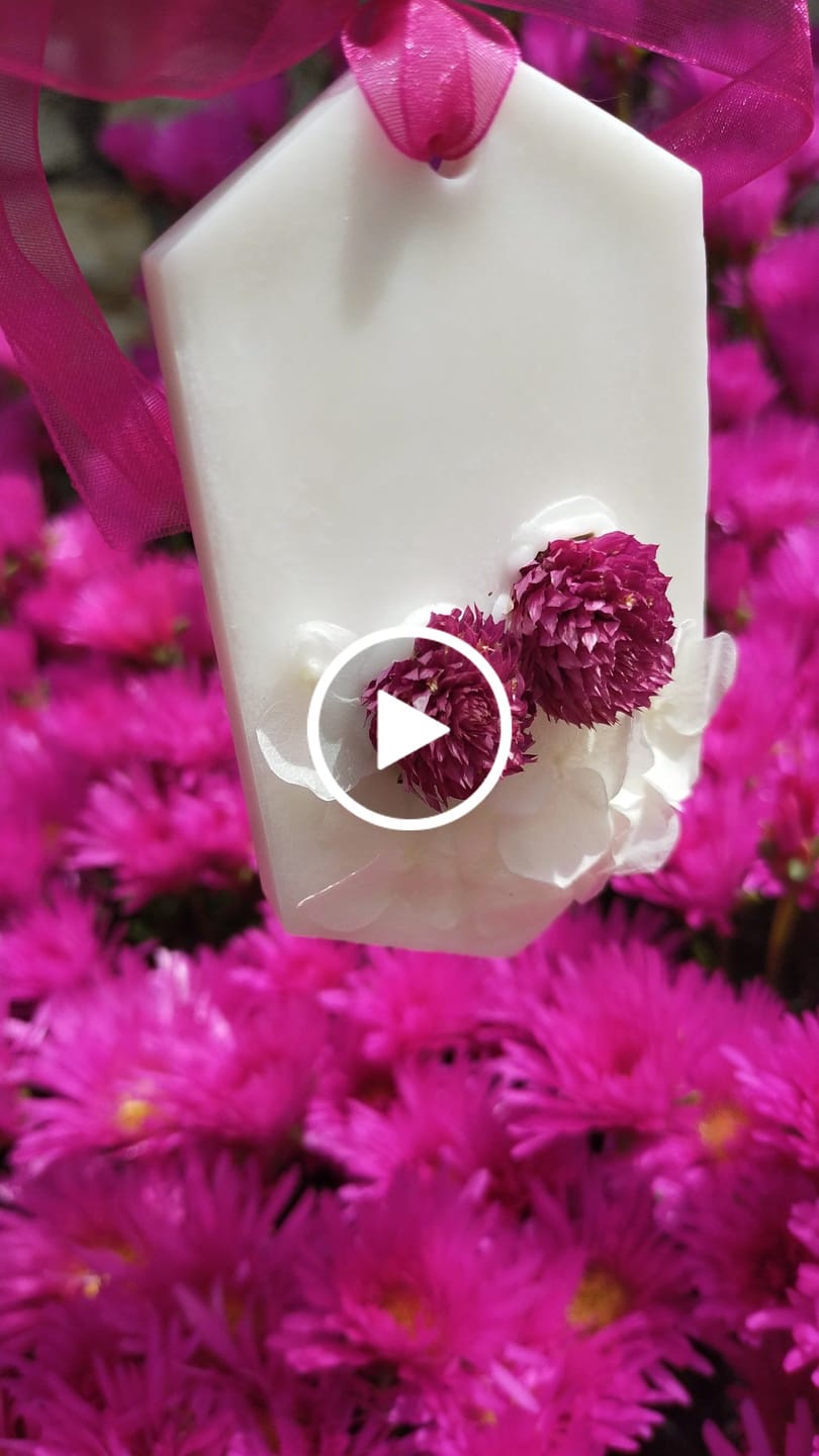 Customer video review of Fragancia BULGARY ROSE & AGARWOOD