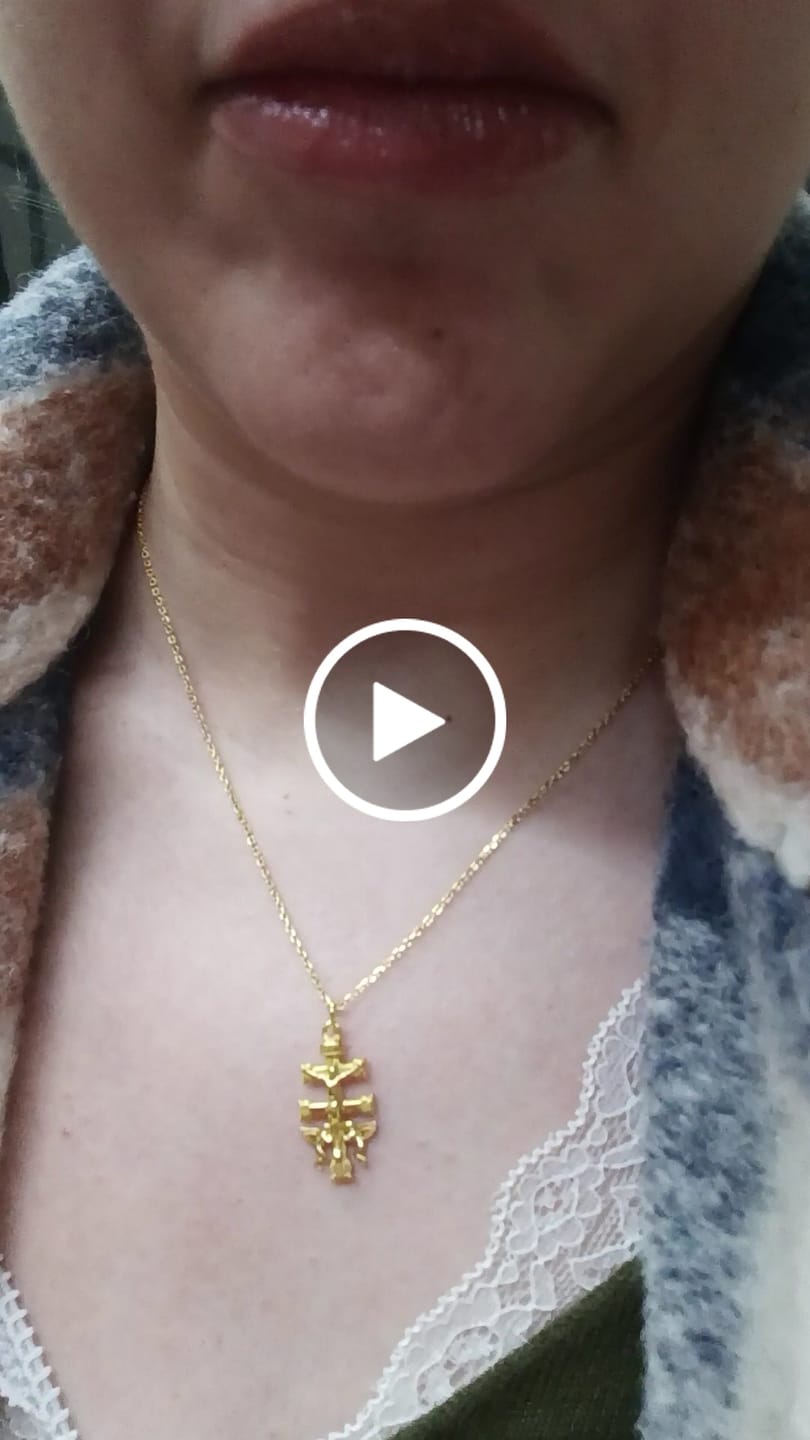 Customer video review of Collar Cruz de Caravaca