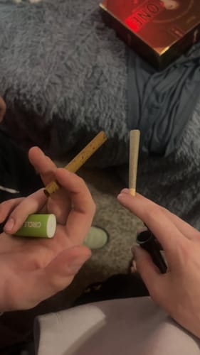 Customer photo review of Blunts Caviar Sauce Truffleatti Sativa Torch THC-A Infused Pre Rolls 4.4g 2 Count