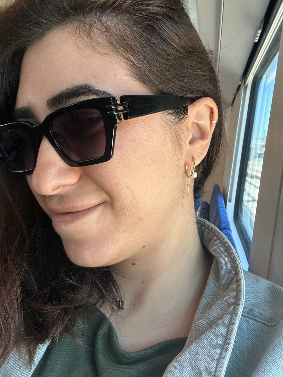 Customer photo review of עגיל חישוק ויטני
