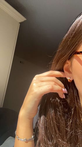 Customer photo review of Carti Classic Earrings