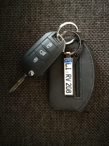 Customer photo review of Kennzeichen Schlüsselanhänger Mini Nummernschild Metall