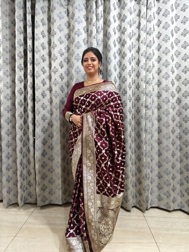 Customer photo review of Wine Qaidi Buti Katan Silk Banarasi Saree