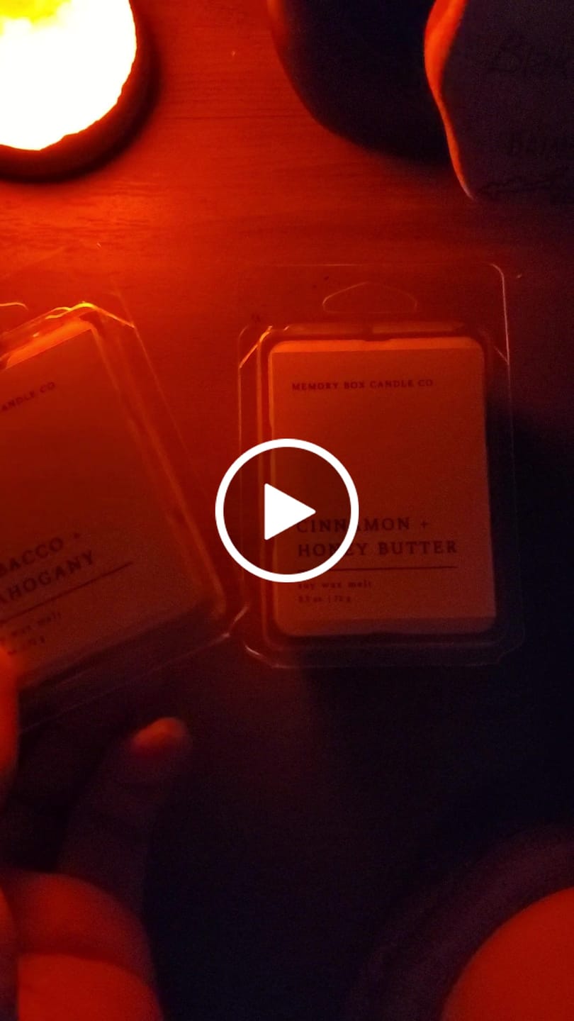 Customer video review of Tobacco + Mahogany Wax Melt