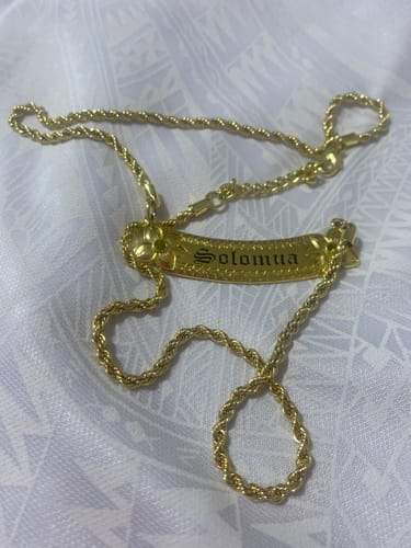 Customer photo review of 12mm Hau'oli Heirloom Horizontal Necklace