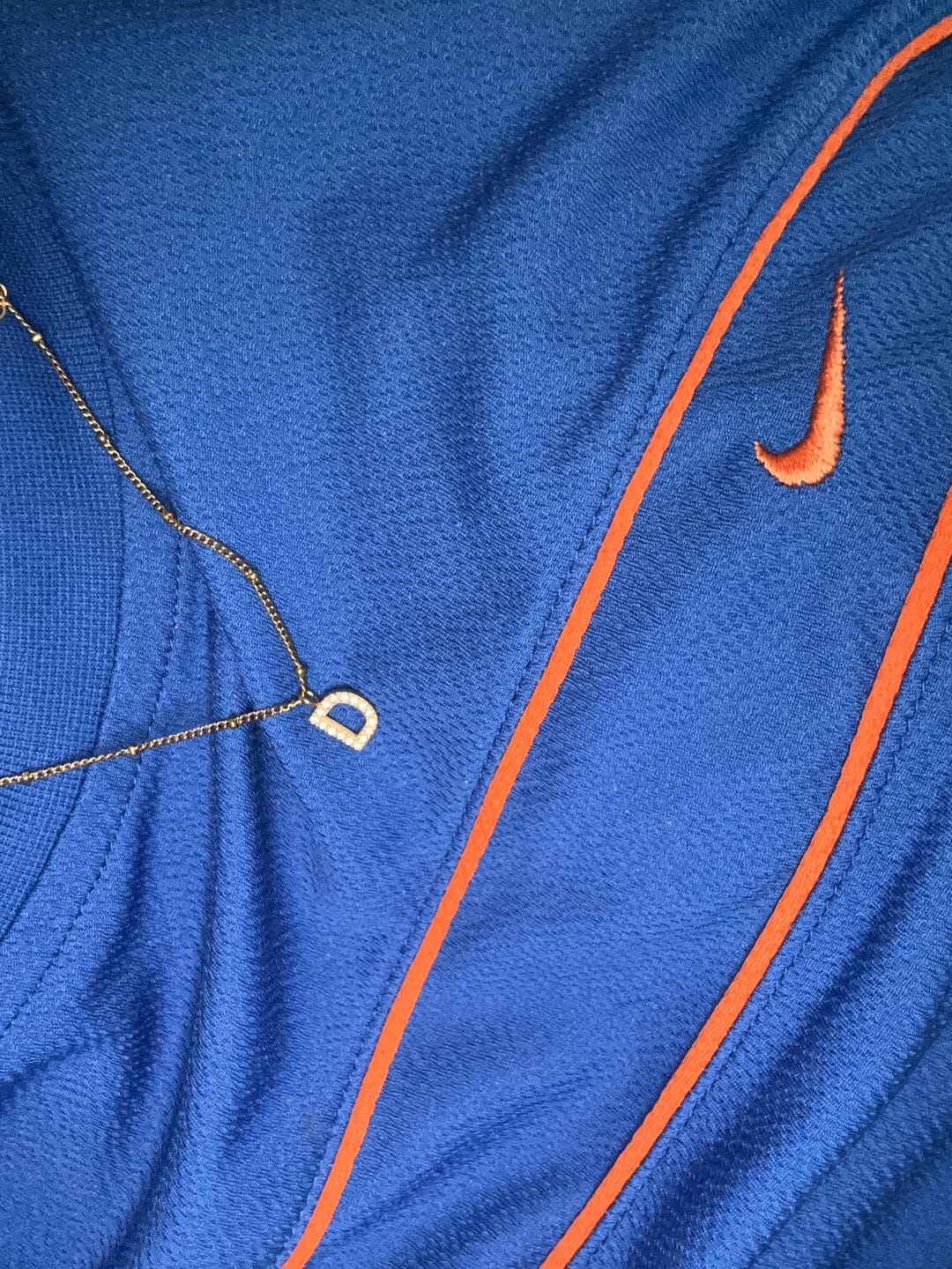 Customer photo review of Dots Letter Halskette | 18K vergoldet
