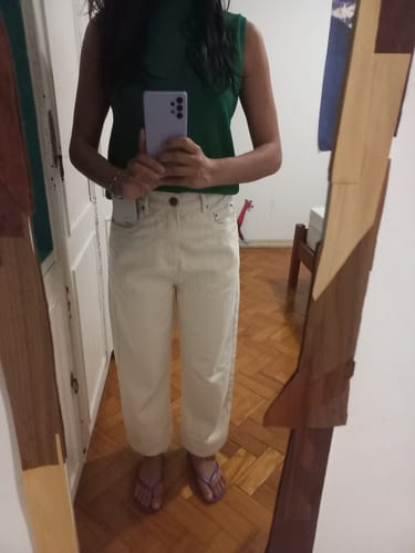 Livia N. review of Calça Jeans Reta Araçá Bege image 1 out of 2