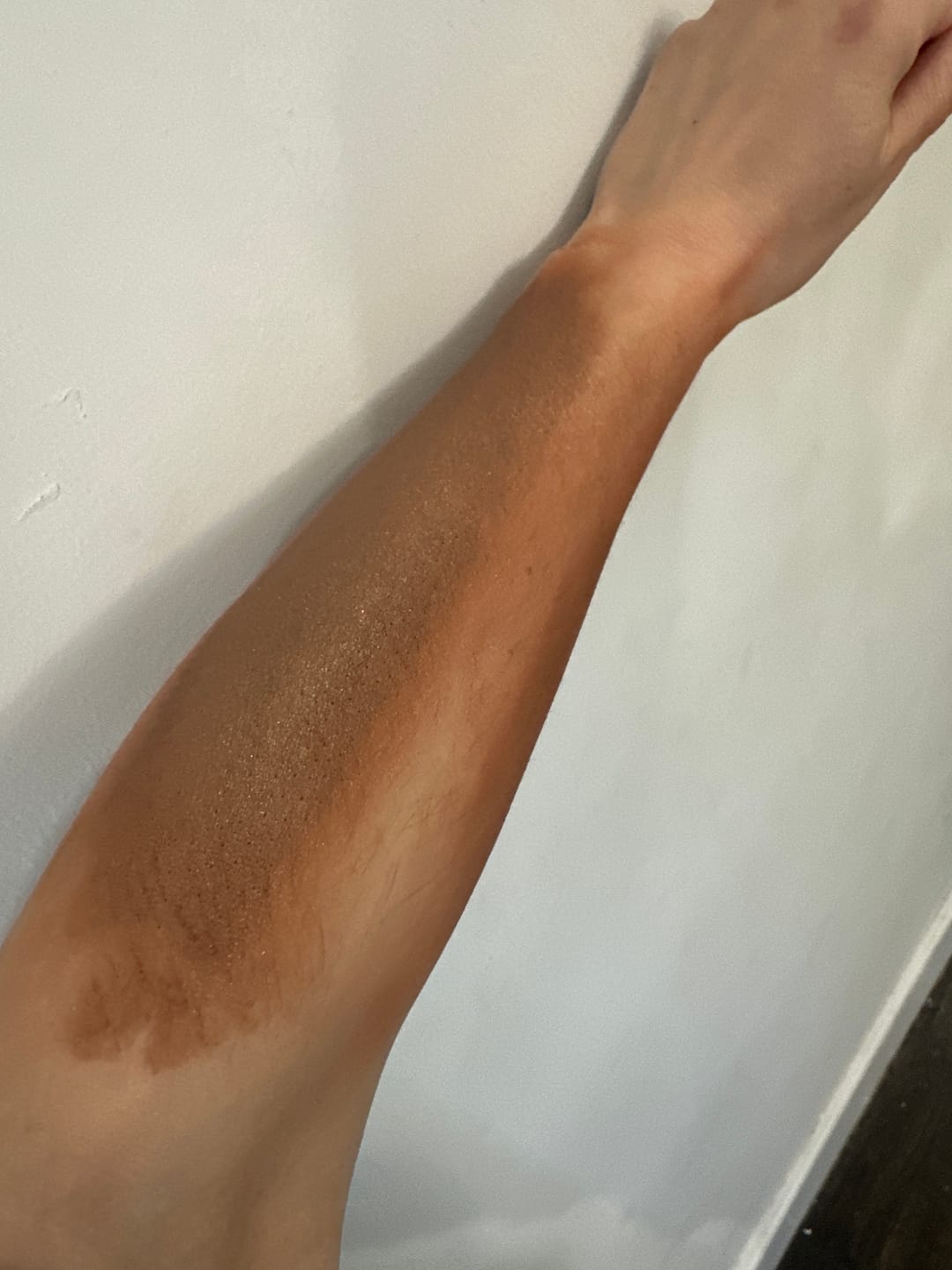 Customer photo review of Body tanning cream - rich tanning effect