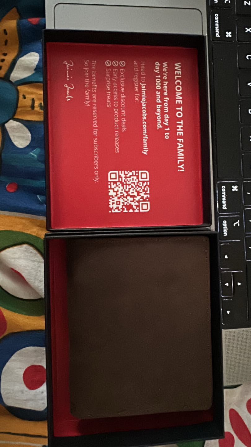 Customer photo review of Slimstar - slim wallet with large coin pocket