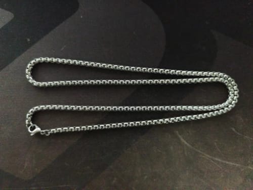 Customer photo review of Minimal Silver Box Chain - Necklace