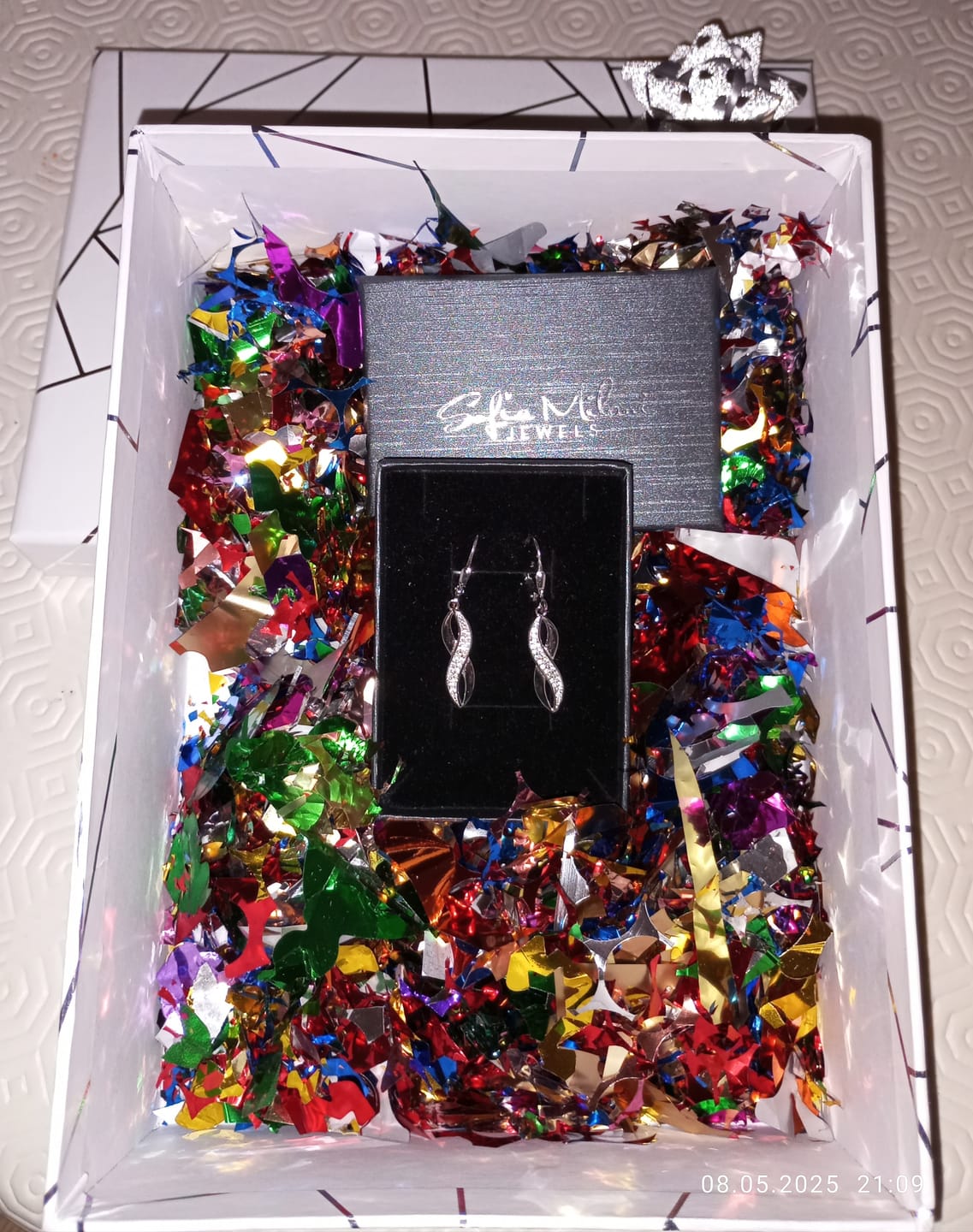 Customer photo review of Unendlich Infinity Ohrhänger in 925 Silber