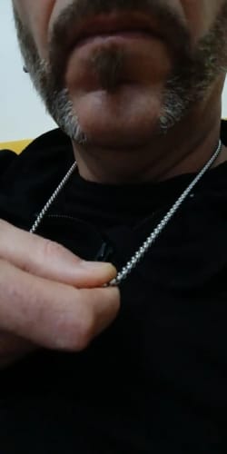 Customer photo review of Minimal Silver Box Chain - Necklace