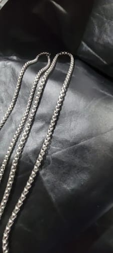 Customer photo review of Minimal Silver Box Chain - Necklace